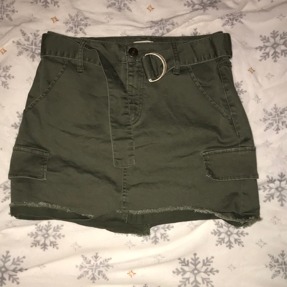 Army Green Skirt w/ Waist Belt (Size 7)